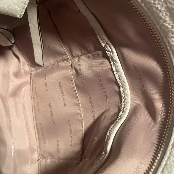 Rare Michael Kors Large Brooke Hobo Bag White Pebbled Leather Gold Straps W Lock - Picture 11 of 14